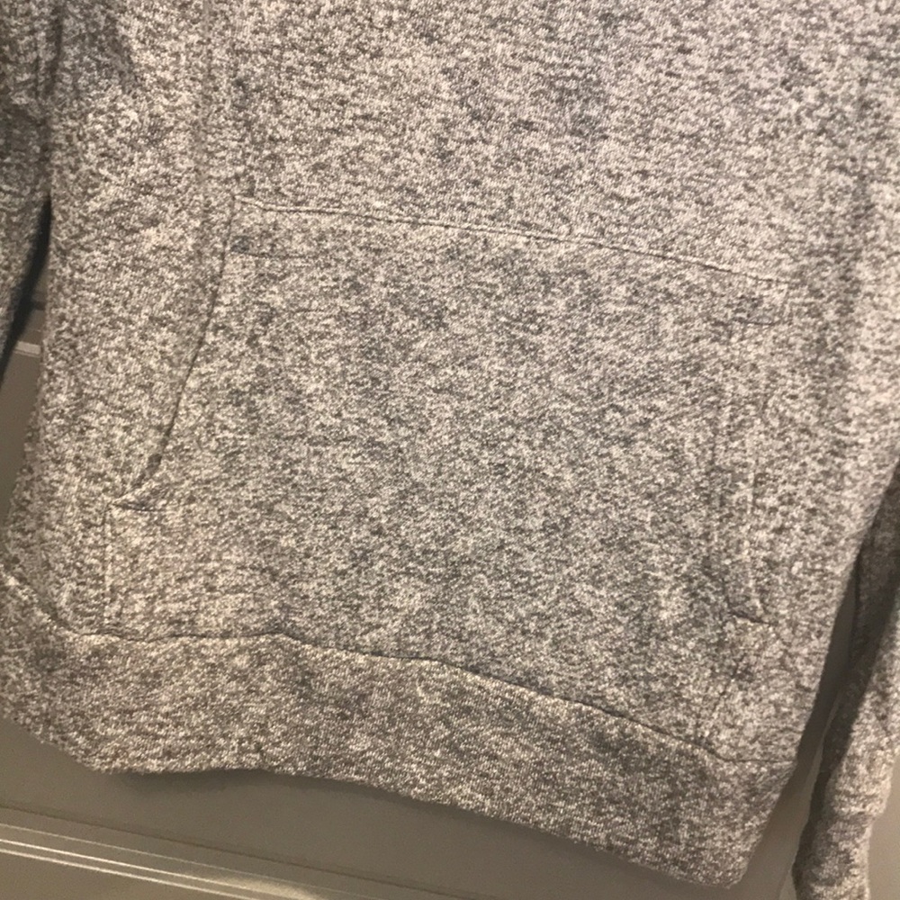 Light weight pullover - Picture 3 of 4